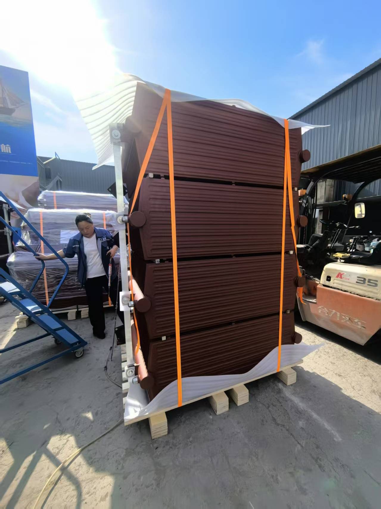 LEOtherm custom & oem radiators for oil-immersed transformers